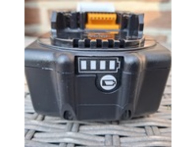 2x accu, makita, 18v, 6.0 ah - afbeelding 5 van  6