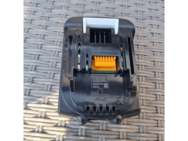 2x accu, makita, 18v, 6.0 ah - afbeelding 4 van  6