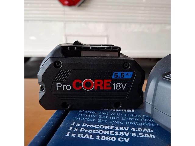 2x accu met lader bosch 18v 4.0ah en 5.5ah - afbeelding 3 van  4