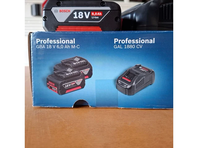 2x accu met lader bosch 18v 6.0ah - afbeelding 3 van  3