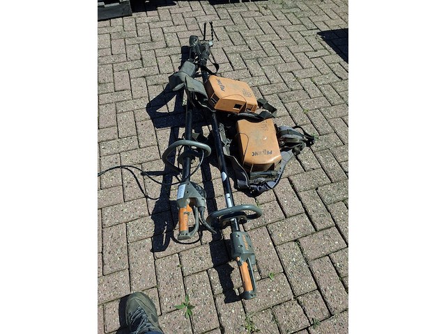 2x accu schoffelapparaat, pelenc - afbeelding 1 van  4