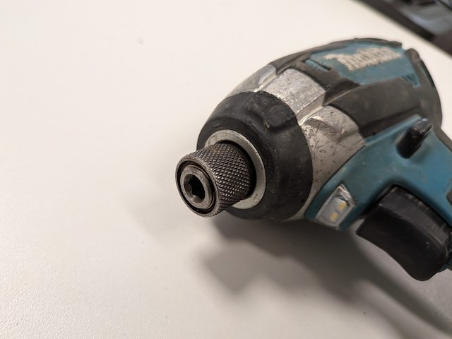 2x accu slagschroevendraaier makita, dtd153, bouwjaar 2022 - afbeelding 8 van  9