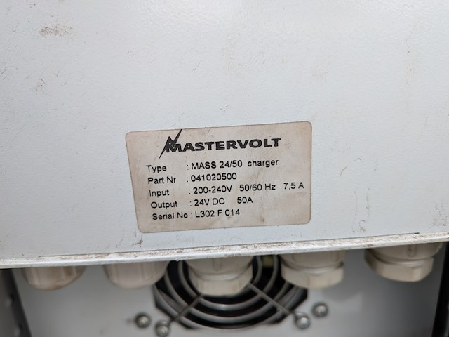 2x acculader, mastervolt, mass 24/50 & charger mass 12/30-2 - afbeelding 10 van  12