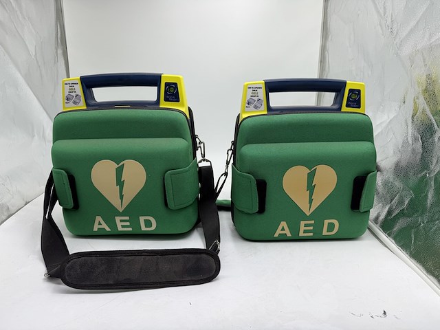 2x aed, cardiac science / aivia, powerheart aed g3 - afbeelding 1 van  7