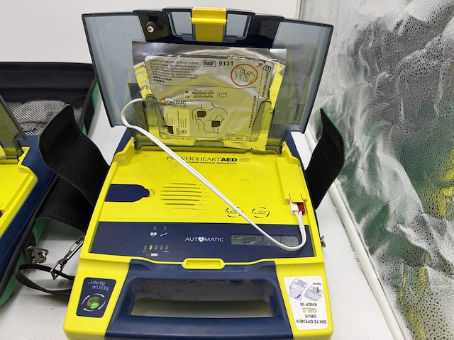 2x aed, cardiac science / aivia, powerheart aed g3 - afbeelding 6 van  7