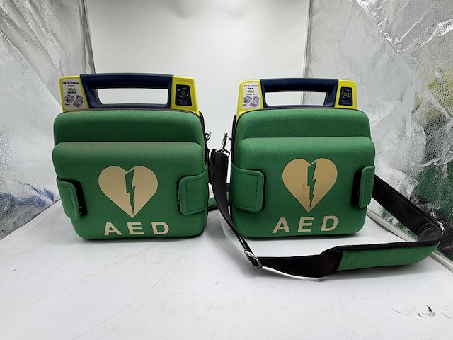 2x aed, cardiac science / aivia, powerheart aed g3 - afbeelding 1 van  9