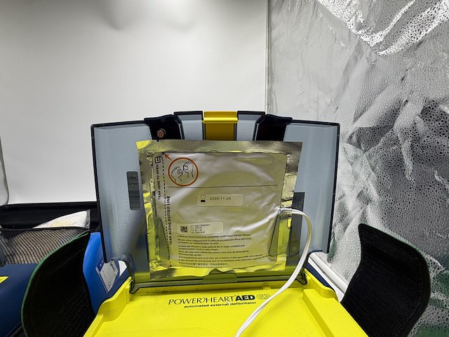 2x aed, cardiac science / aivia, powerheart aed g3 - afbeelding 4 van  9