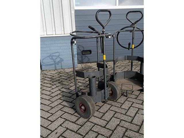 2x afvalwagen - afbeelding 3 van  4