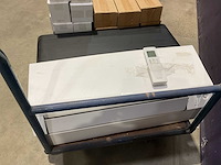 2x airconditioning demo kast + partij kabelclip + aircoplate - afbeelding 1 van  4
