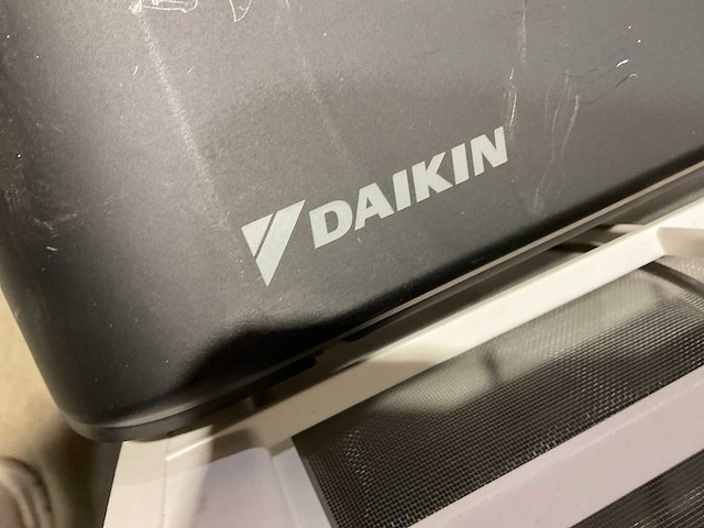 2x airconditioning demo kast + partij kabelclip + aircoplate - afbeelding 3 van  4