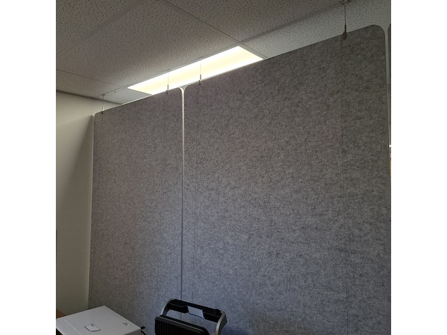 2x akoestisch paneel met 2x kantoorscherm - afbeelding 1 van  4