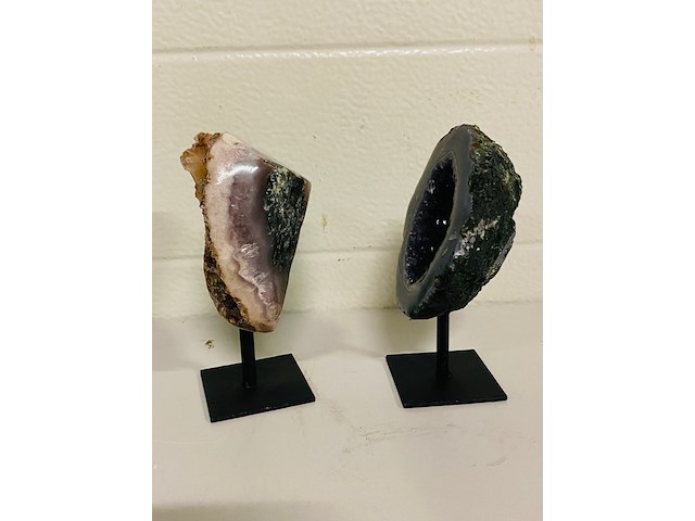 2x amethist/citrien/chalcedoon geode - afbeelding 4 van  5