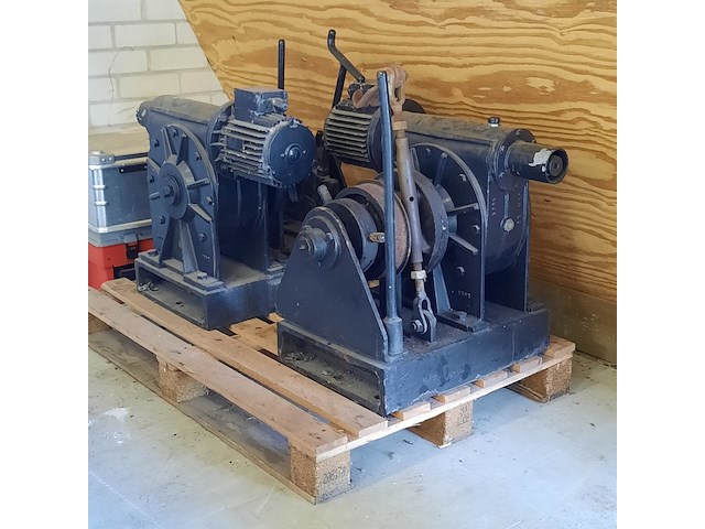 2x ankerlier met rem en clutch, o.a stm - afbeelding 1 van  8