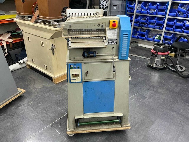 2x antares l300 / l301 industriële leerstroken-snijmachine 300 mm incl. toebehoren - afbeelding 10 van  27