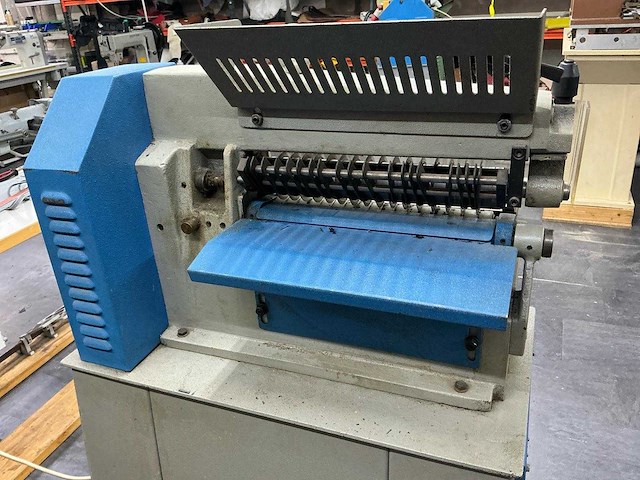 2x antares l300 / l301 industriële leerstroken-snijmachine 300 mm incl. toebehoren - afbeelding 11 van  27
