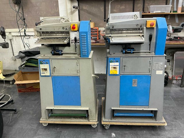 2x antares l300 / l301 industriële leerstroken-snijmachine 300 mm incl. toebehoren - afbeelding 1 van  27
