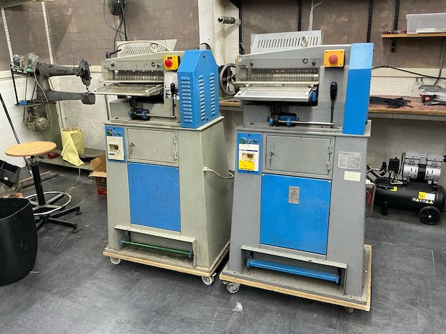 2x antares l300 / l301 industriële leerstroken-snijmachine 300 mm incl. toebehoren - afbeelding 12 van  27