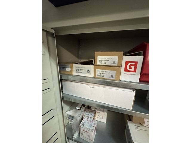 2x archiefkast met gordijnrails onderdelen - afbeelding 4 van  9