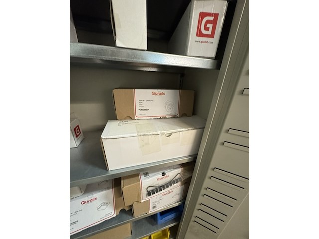 2x archiefkast met gordijnrails onderdelen - afbeelding 6 van  9