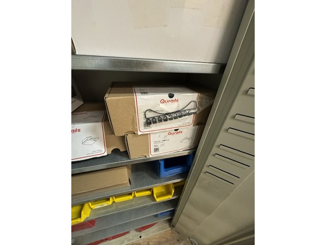 2x archiefkast met gordijnrails onderdelen - afbeelding 9 van  9