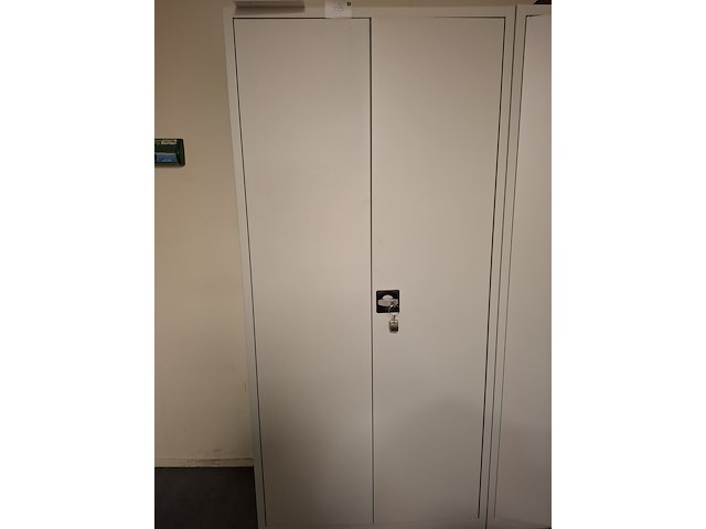 2x archiefkast met inhoud o.a. gehoorbescherming - afbeelding 2 van  5