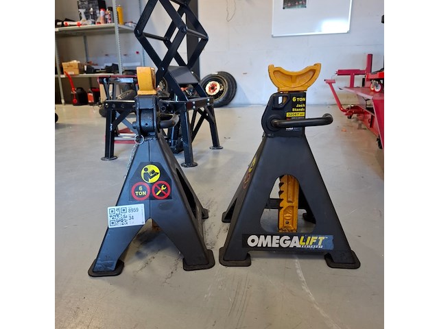 2x assteun 6 ton omega lift - afbeelding 1 van  4