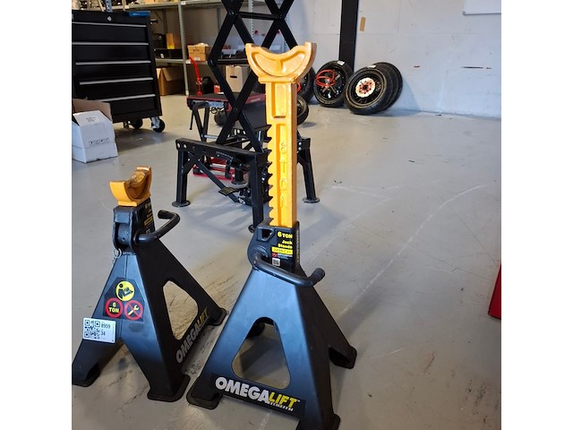 2x assteun 6 ton omega lift - afbeelding 3 van  4