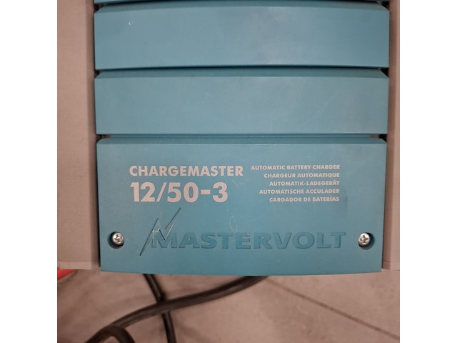 2x automatische acculader mastervolt, chargemaster 12/50-3 en mass charger 24/50-2 - afbeelding 4 van  10