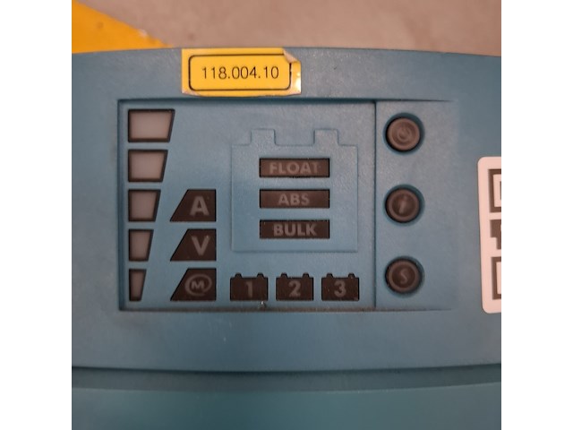 2x automatische acculader mastervolt, chargemaster 12/50-3 en mass charger 24/50-2 - afbeelding 5 van  10