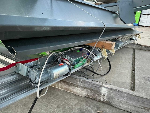 2x automatische bedrijfsdeur en 1x rolluik - afbeelding 7 van  10