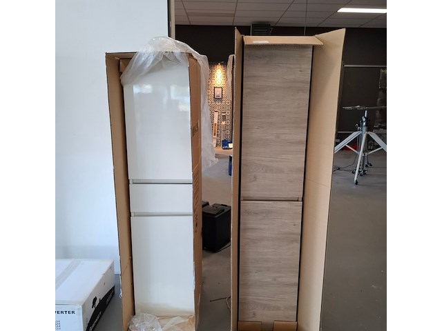 2x badkamer kolomkast - afbeelding 1 van  6