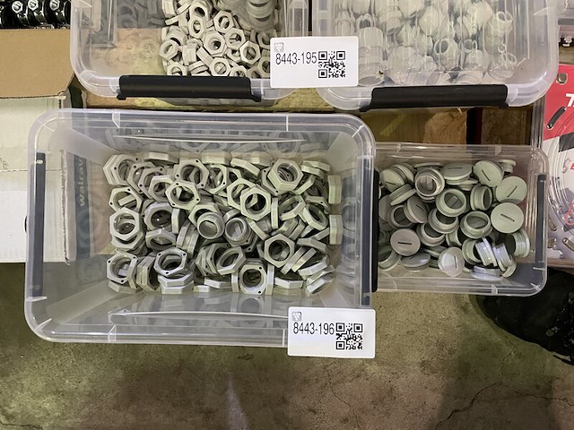 2x bak met schroef aansluitingen - afbeelding 1 van  3