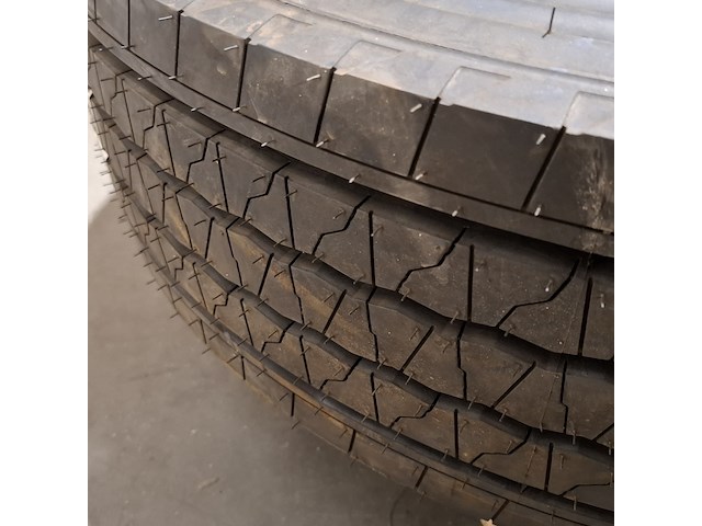 2x band met velg (t.b.v. schmidt veegmachine), 215/75r 17.5 - afbeelding 7 van  9