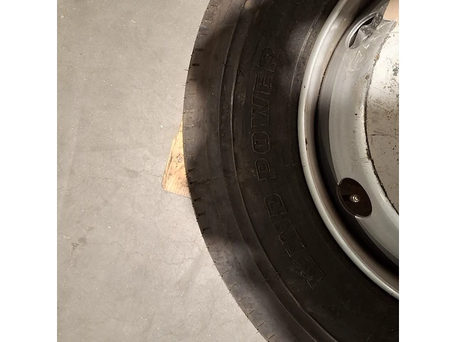 2x band met velg (t.b.v. schmidt veegmachine), 215/75r 17.5 - afbeelding 4 van  9