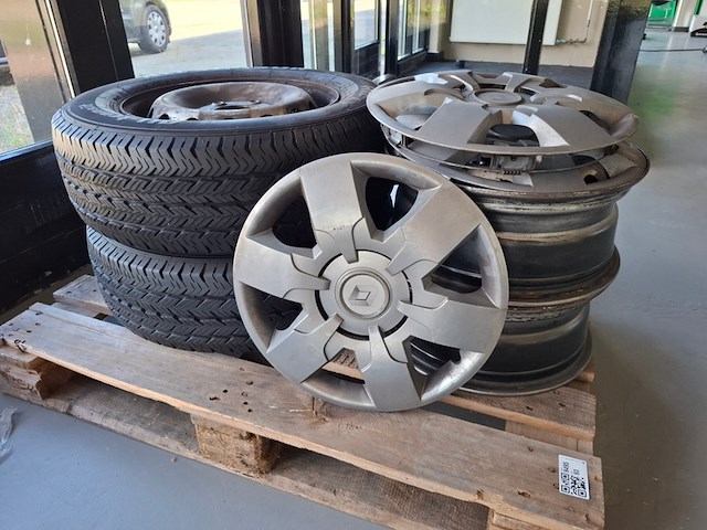 2x band op velg met 2x velg hifly, all transit - afbeelding 1 van  8