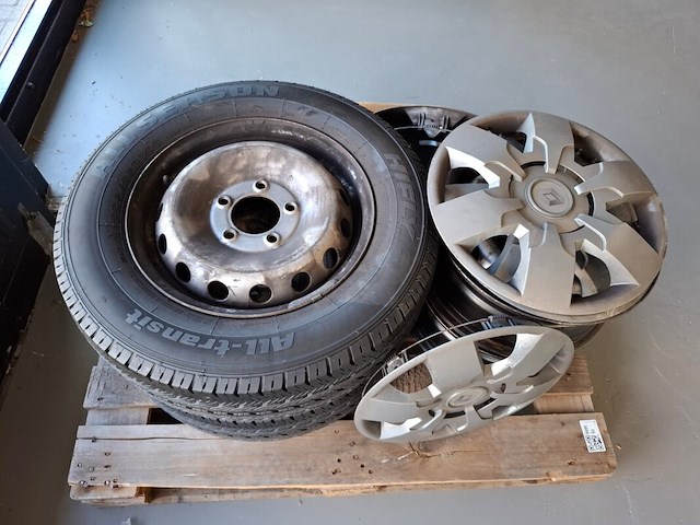 2x band op velg met 2x velg hifly, all transit - afbeelding 3 van  8