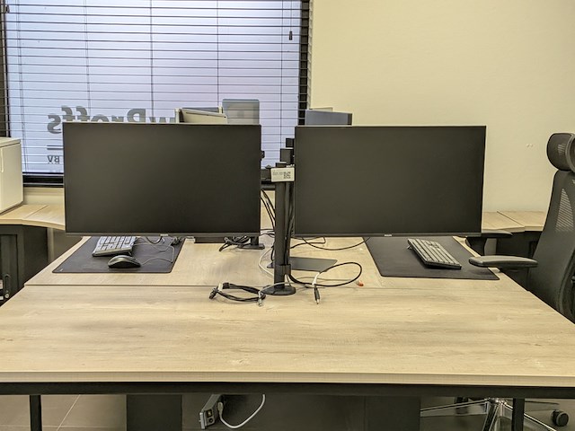 2x beeldscherm full hd philips, 24e1n11, bouwjaar 2024 - afbeelding 1 van  6