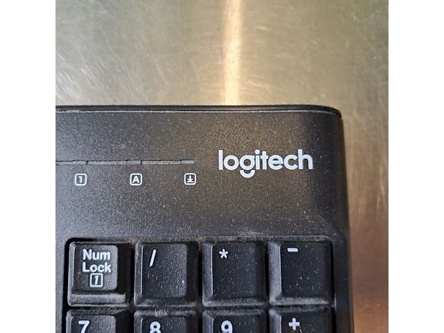 2x beeldscherm, inc muis & toetsenbord, logitech, dell, aoc - afbeelding 3 van  14