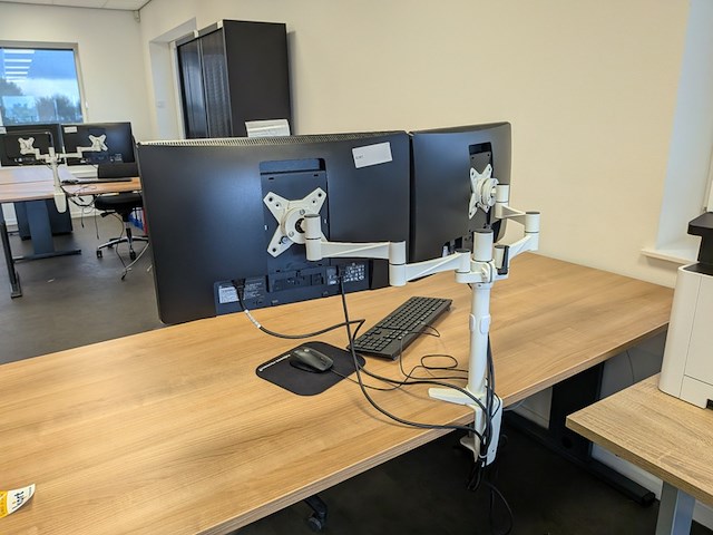2x beeldscherm op arm hp - afbeelding 2 van  7