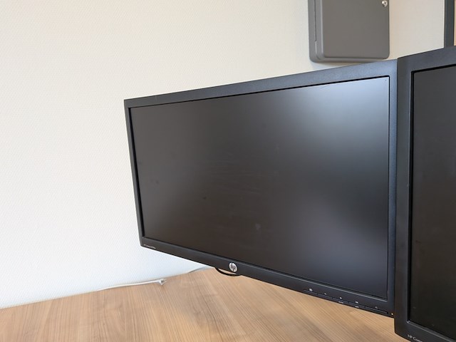 2x beeldscherm op arm hp - afbeelding 7 van  8