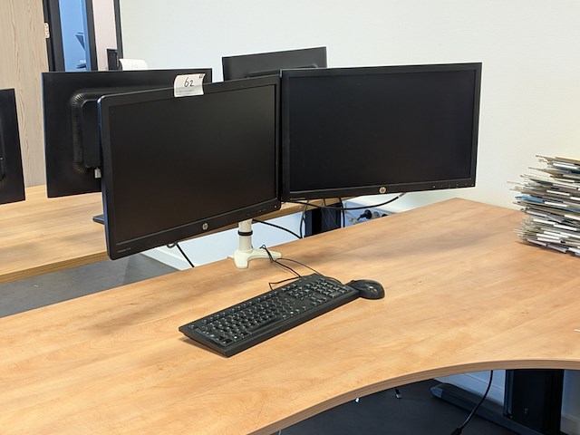 2x beeldscherm op arm hp - afbeelding 1 van  6