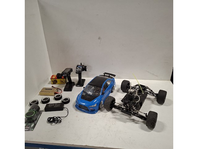2x bestuurbare auto, o.a. etronix - afbeelding 1 van  5