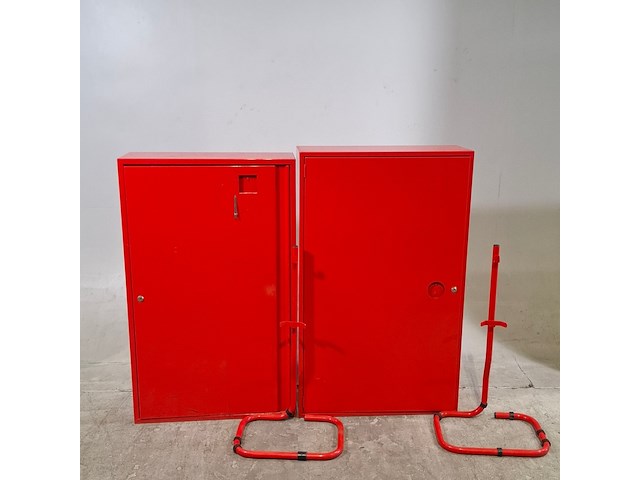 2x bhv kast zonder inhoud en 2x stander. - afbeelding 1 van  8