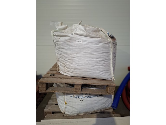 2x bigbag gevuld met bouwtoebehoren - afbeelding 1 van  5