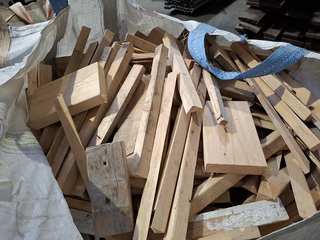 2x bigbag gevuld met resthout - afbeelding 3 van  5