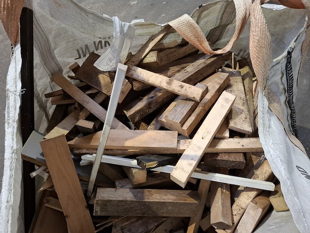 2x bigbag gevuld met resthout - afbeelding 4 van  5