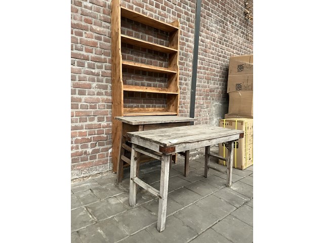 2x bijzettafel, 1x kast - afbeelding 1 van  4