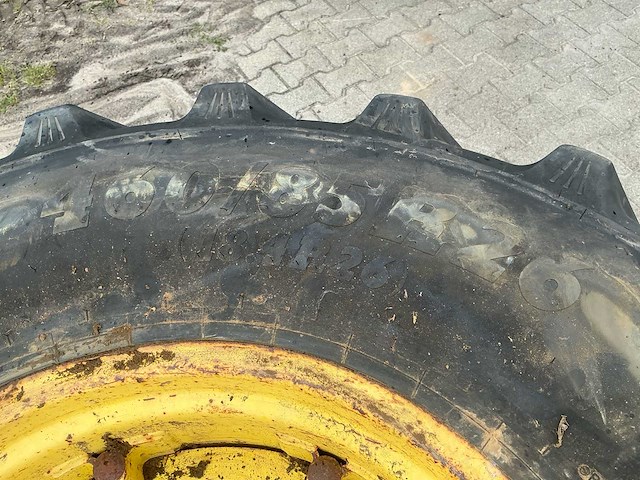 2x bkt 480/85 r26 tractorwielen met 26" stalen 10-gats velgen - afbeelding 5 van  10