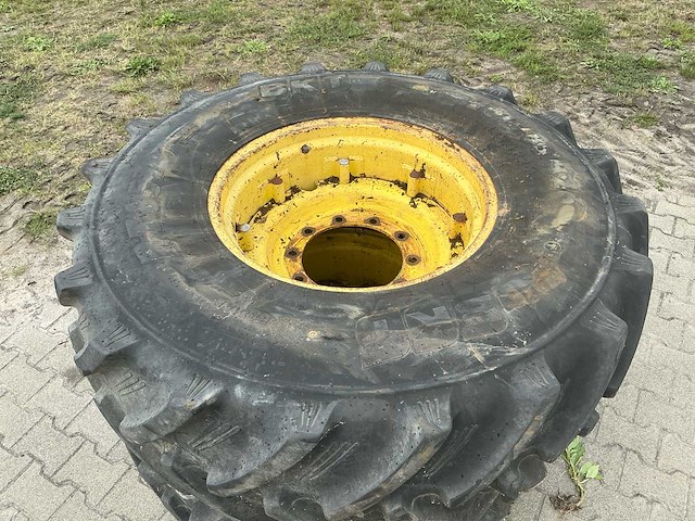 2x bkt 480/85 r26 tractorwielen met 26" stalen 10-gats velgen - afbeelding 9 van  10
