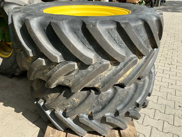 2x bkt agrimax rt 657 480/65r28 tractorwielen – john deere 6130r - afbeelding 4 van  11